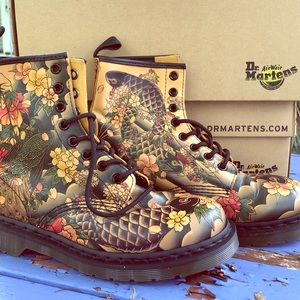 BRAND NEW! Dr. Martins 1460 tattoo sleeve boot